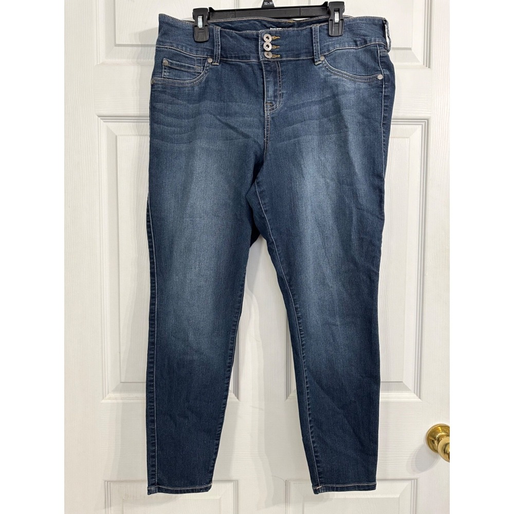 Torrid‎ Size 18 Medium Wash 3 Button Blue Denim Jeggings